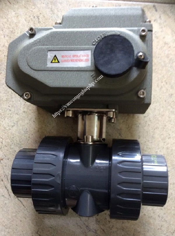 van_bi_nhua_dieu_khien_bang_motor