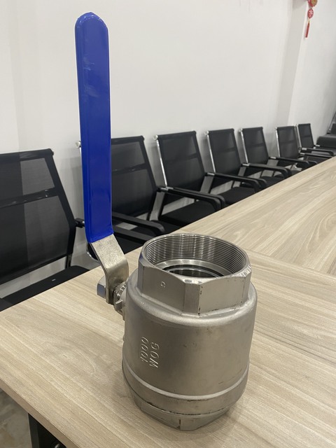 van_bi_ren_inox_tay_gat