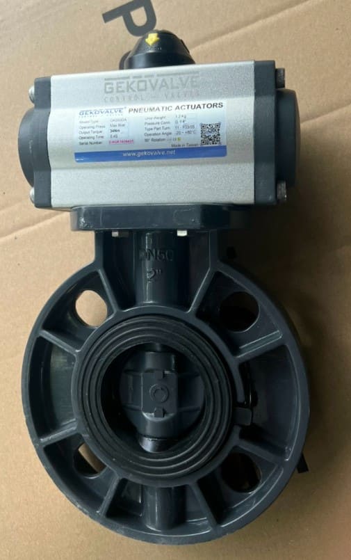 van_buom_nhua_dieu_khien_khi_nen