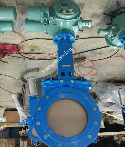 van_cong_dao_dieu_khien_dien