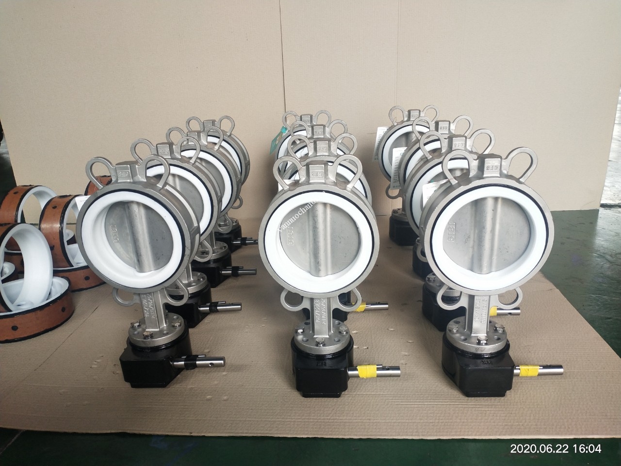 van_buom_inox_tay_quay4