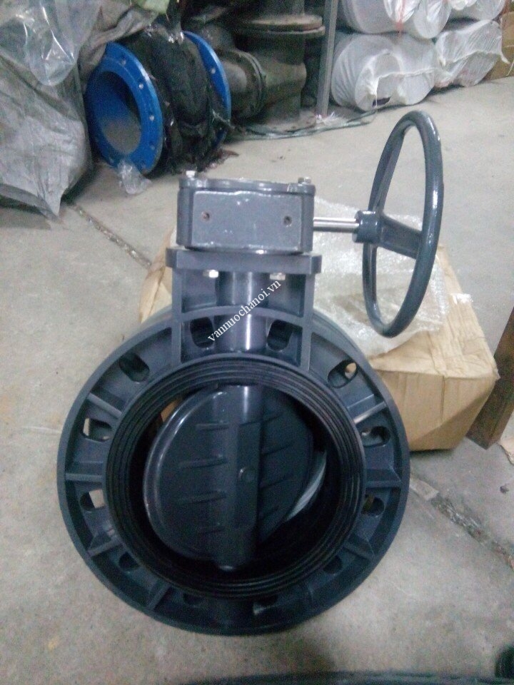 van_buom_nhua_tay_quay1