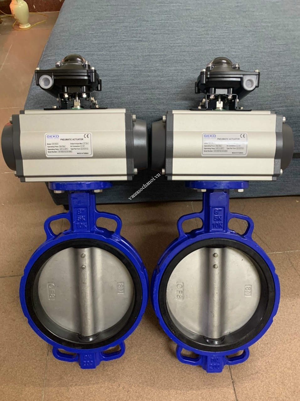 van_buom_dieu_khien_khi_nen_geko_dai_loan4