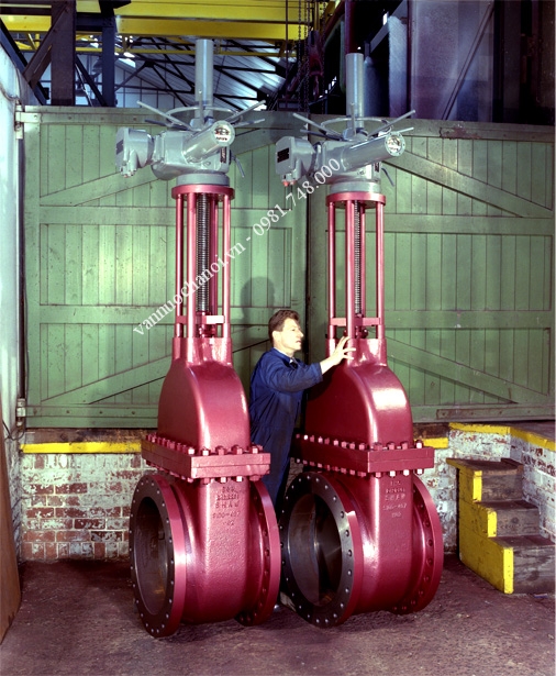 van_cong_dieu_khien_dien1